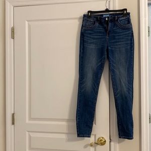 CeCe size 28/ 6 jeans.